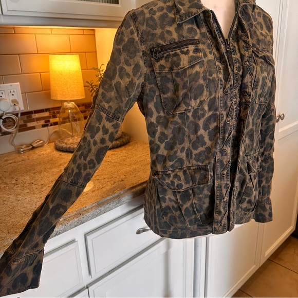 Pam & Gela Leopard Print Utility Jacket from Revolve Size Small - Picture 3 of 13